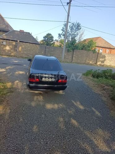 Mercedes E 220 2001, 565,000 km - 2.2 l - Bakı