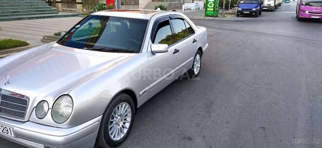 Mercedes E 230 1997, 375,000 km - 2.3 l - Sumqayıt