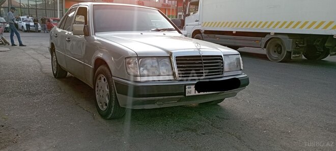 Mercedes E 200 1992, 385,648 km - 2.0 l - Bakı