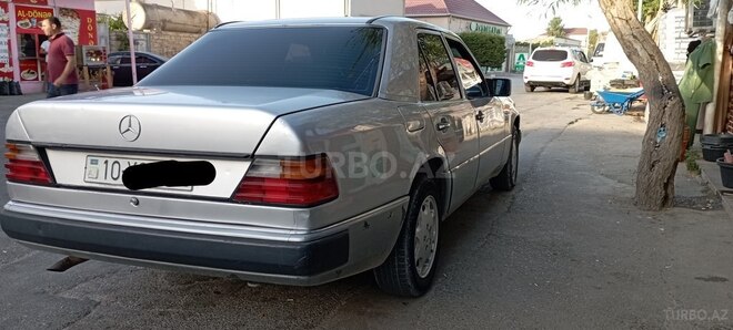 Mercedes E 200 1992, 385,648 km - 2.0 l - Bakı