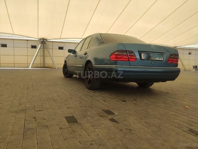 Mercedes E 200 1999, 399,000 km - 2.0 l - Bakı
