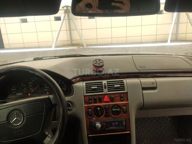 Mercedes E 200 1999, 399,000 km - 2.0 l - Bakı