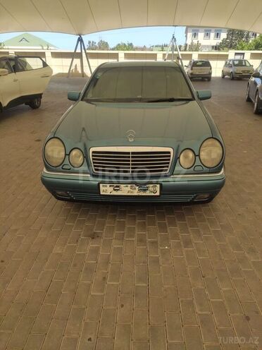 Mercedes E 200 1999, 399,000 km - 2.0 l - Bakı