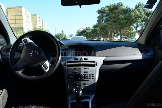 Opel Astra 2009, 245,000 km - 1.4 l - Bakı