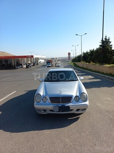 Mercedes E 220 2001, 425,812 km - 2.2 л - Bakı