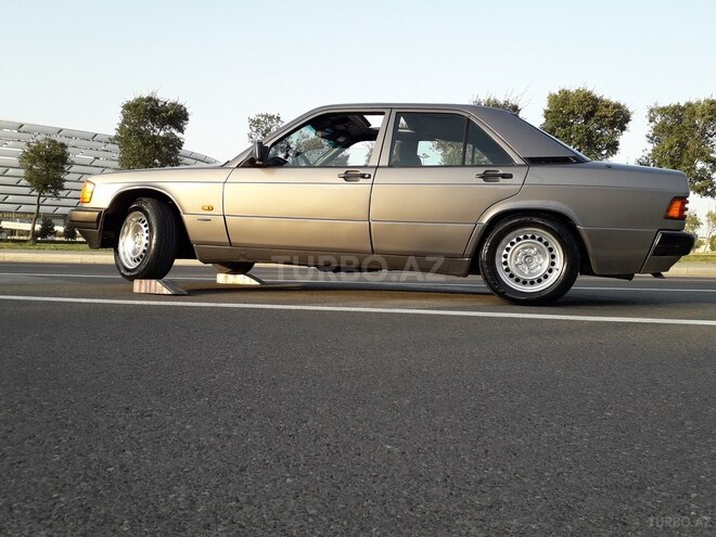 Mercedes 190 1990, 242,000 km - 2.0 l - Bakı