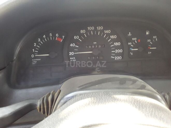 Opel Vectra 1994, 588,000 km - 2.0 l - Qax