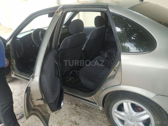 Opel Vectra 1998, 300,000 km - 2.0 л - Bakı
