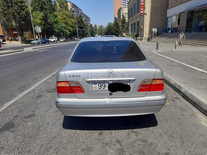 Mercedes E 240 2001, 250,000 km - 2.4 l - Bakı