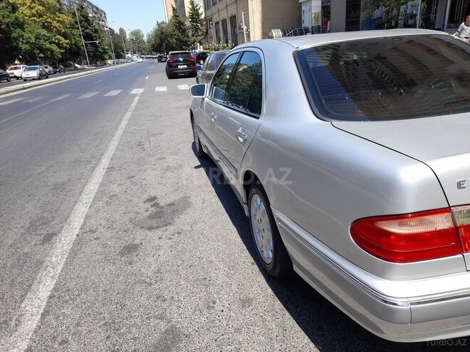 Mercedes E 240 2001, 250,000 km - 2.4 l - Bakı