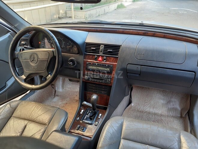 Mercedes C 230 1997, 327,000 km - 2.3 l - Bakı