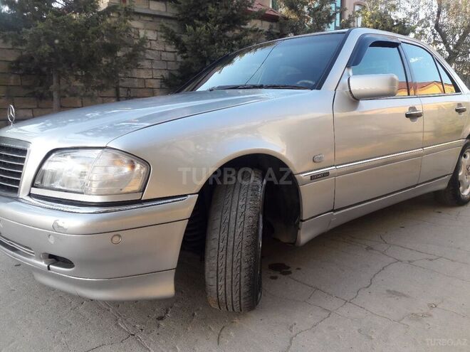 Mercedes C 220 2000, 378,000 km - 2.2 л - Bakı
