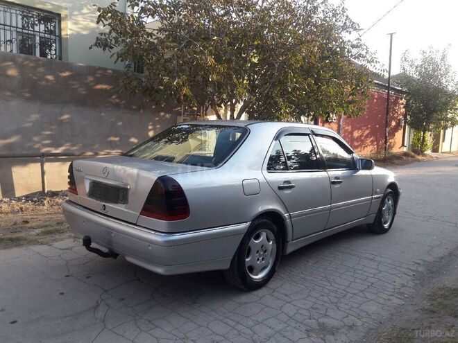 Mercedes C 220 2000, 378,000 km - 2.2 л - Bakı