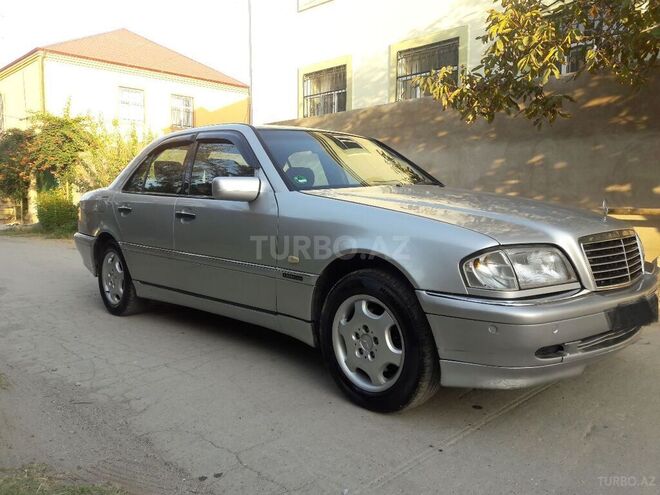 Mercedes C 220 2000, 378,000 km - 2.2 л - Bakı