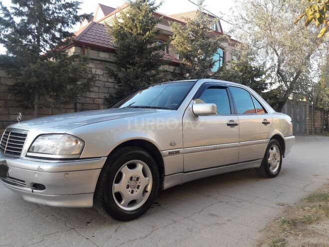 Mercedes C 220 2000, 378,000 km - 2.2 л - Bakı