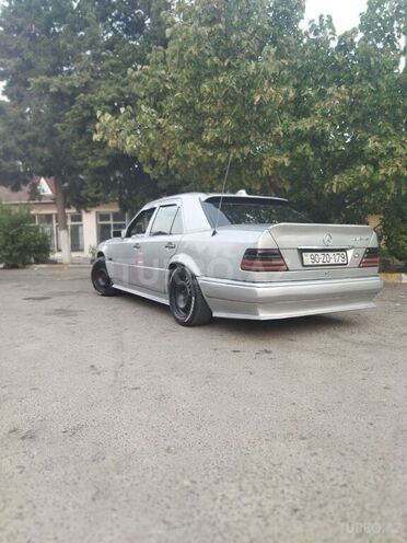 Mercedes E 250 1989, 400,000 km - 2.5 л - Bakı