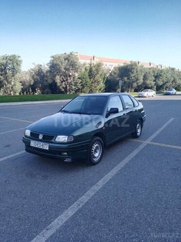 Volkswagen Polo 1995, 167,825 km - 2.0 л - Bakı