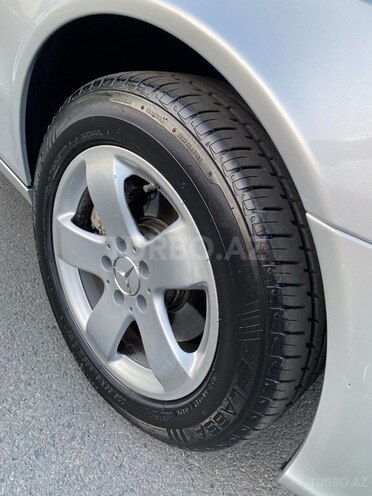 Mercedes E 280 2005, 190,000 km - 3.0 l - Zaqatala