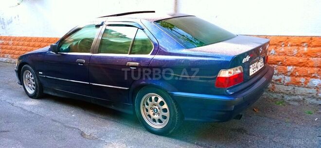 BMW 318 1991, 329,456 km - 1.8 l - Bakı