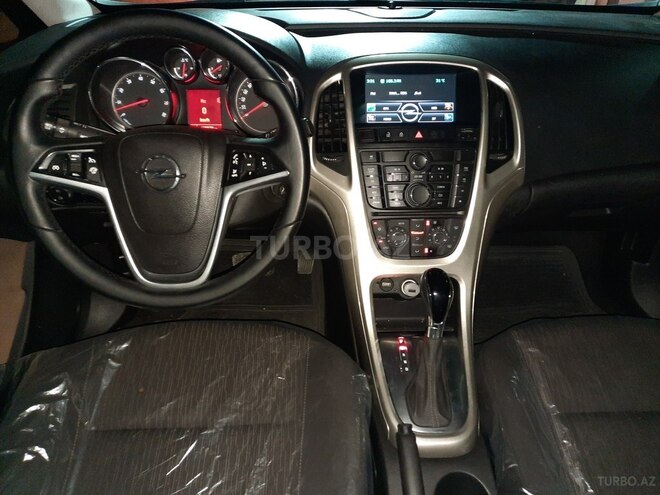 Opel Astra 2013, 120,100 km - 1.4 l - Bakı