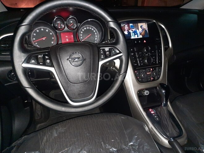 Opel Astra 2013, 120,100 km - 1.4 l - Bakı