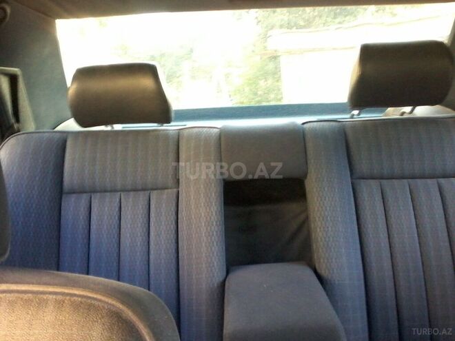 Mercedes E 260 1991, 235,680 km - 2.6 л - Bakı