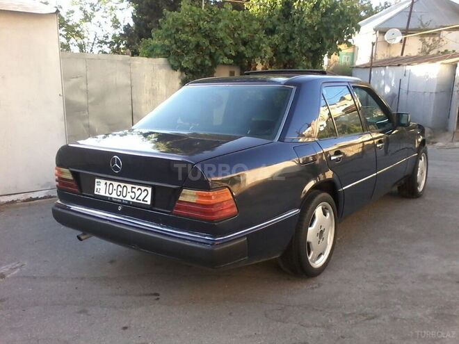 Mercedes E 260 1991, 235,680 km - 2.6 л - Bakı