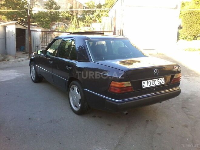 Mercedes E 260 1991, 235,680 km - 2.6 л - Bakı