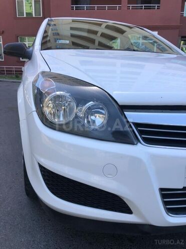 Opel Astra 2011, 213,000 km - 1.3 l - Bakı