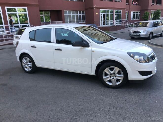 Opel Astra 2011, 213,000 km - 1.3 l - Bakı