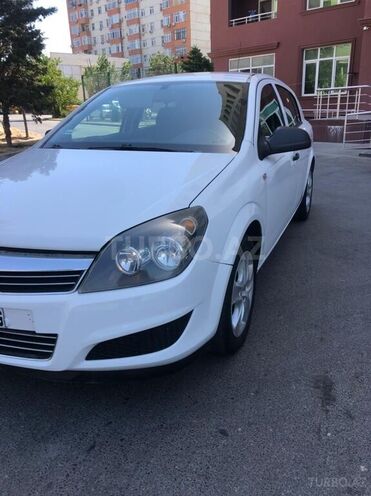 Opel Astra 2011, 213,000 km - 1.3 l - Bakı