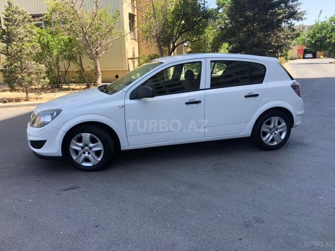 Opel Astra 2011, 213,000 km - 1.3 l - Bakı