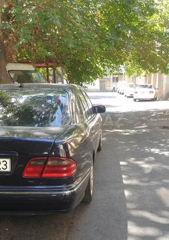 Mercedes E 220 2000, 370,000 km - 2.2 l - Bakı