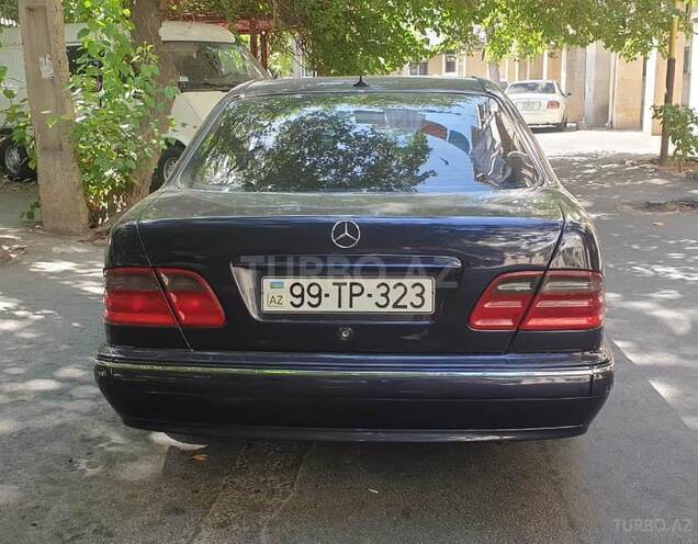 Mercedes E 220 2000, 370,000 km - 2.2 l - Bakı