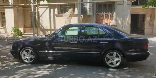 Mercedes E 220 2000, 370,000 km - 2.2 l - Bakı