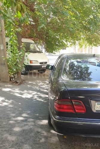 Mercedes E 220 2000, 370,000 km - 2.2 l - Bakı