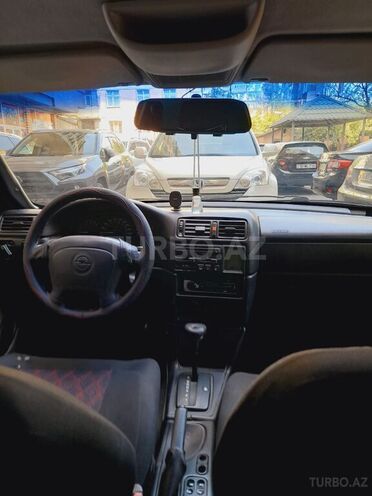 Opel Vectra 1995, 180,000 km - 2.0 l - Bakı