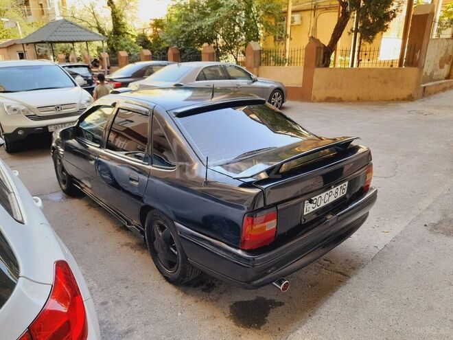 Opel Vectra 1995, 180,000 km - 2.0 l - Bakı