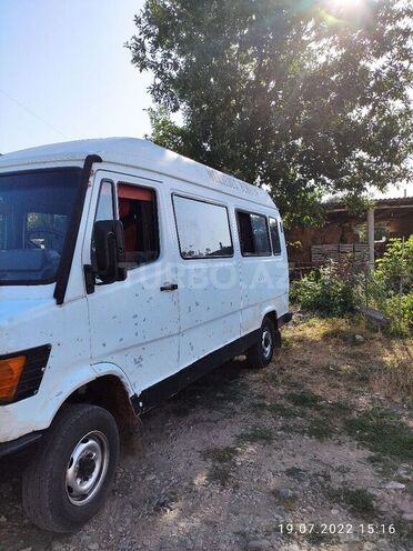 Mercedes 208 D 1992, 643,846 km - 2.5 l - Masallı