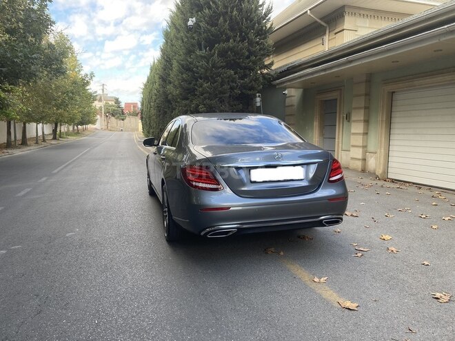 Mercedes E 220 2017, 107,000 km - 2.2 l - Bakı