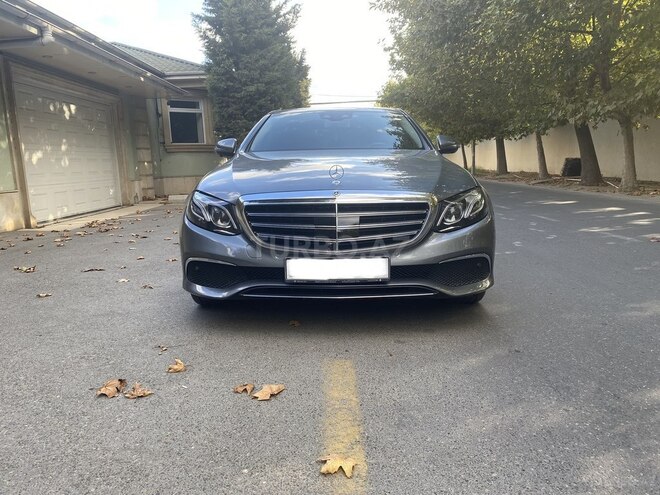 Mercedes E 220 2017, 107,000 km - 2.2 l - Bakı