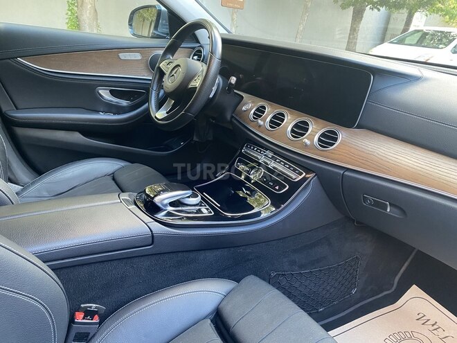 Mercedes E 220 2017, 107,000 km - 2.2 l - Bakı