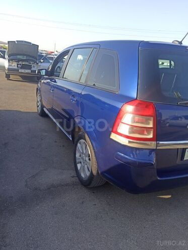 Opel Zafira 2007, 325,000 km - 1.7 л - Qusar
