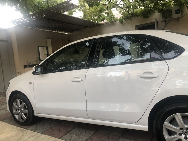 Volkswagen Polo 2012, 240,000 km - 1.6 l - Bakı