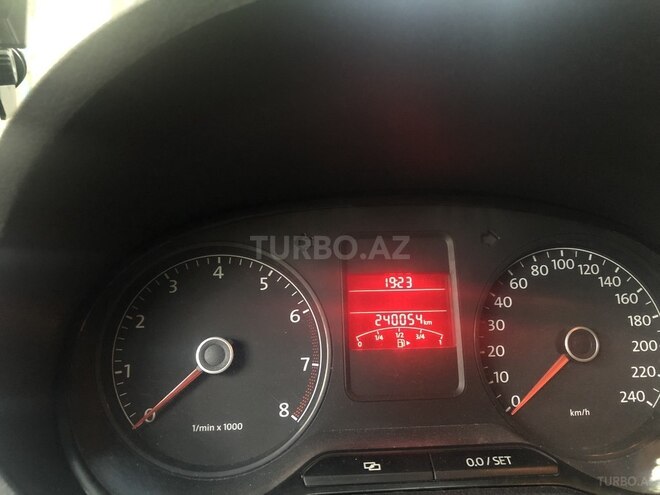 Volkswagen Polo 2012, 240,000 km - 1.6 l - Bakı