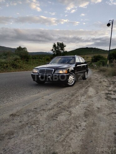 Mercedes C 180 1997, 455,555 km - 1.8 l - Quba