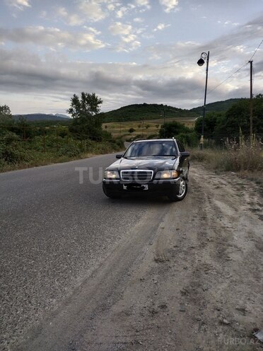 Mercedes C 180 1997, 455,555 km - 1.8 l - Quba