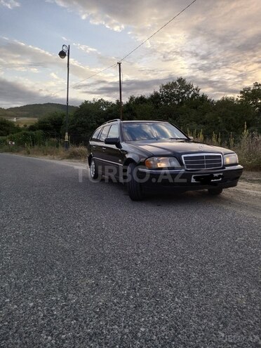 Mercedes C 180 1997, 455,555 km - 1.8 l - Quba