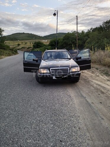 Mercedes C 180 1997, 455,555 km - 1.8 l - Quba