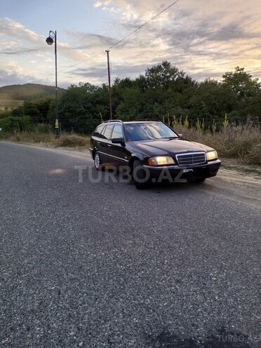 Mercedes C 180 1997, 455,555 km - 1.8 l - Quba